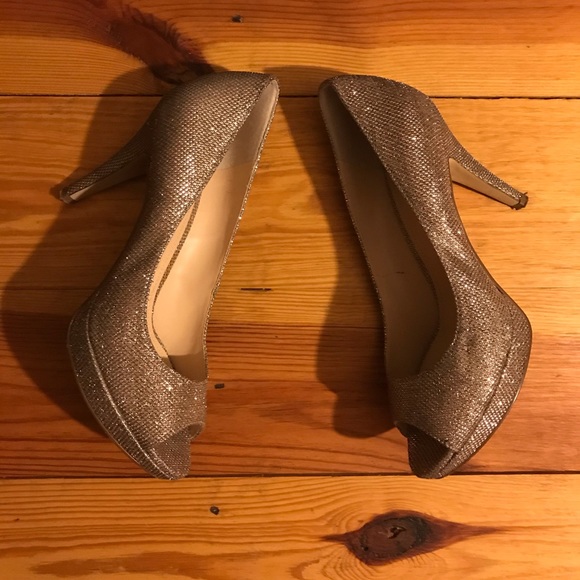 Enzo Angiolini Gold Metallic Peep Toe Heels, 7.5 - Picture 3 of 14